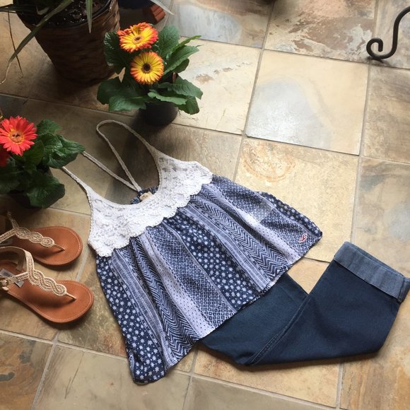 a.n.a. Cuffed-Hem Stretch Crop Jeans (like NEW) - Picture 3 of 11